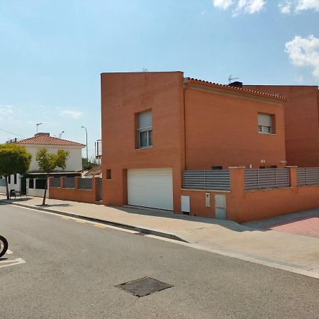 Chalet Amplio Con Jardin Y Zona Barbacoa. ريوس المظهر الخارجي الصورة