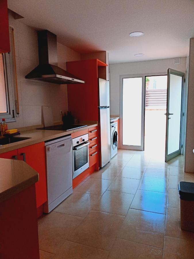 Chalet Amplio Con Jardin Y Zona Barbacoa. ريوس المظهر الخارجي الصورة