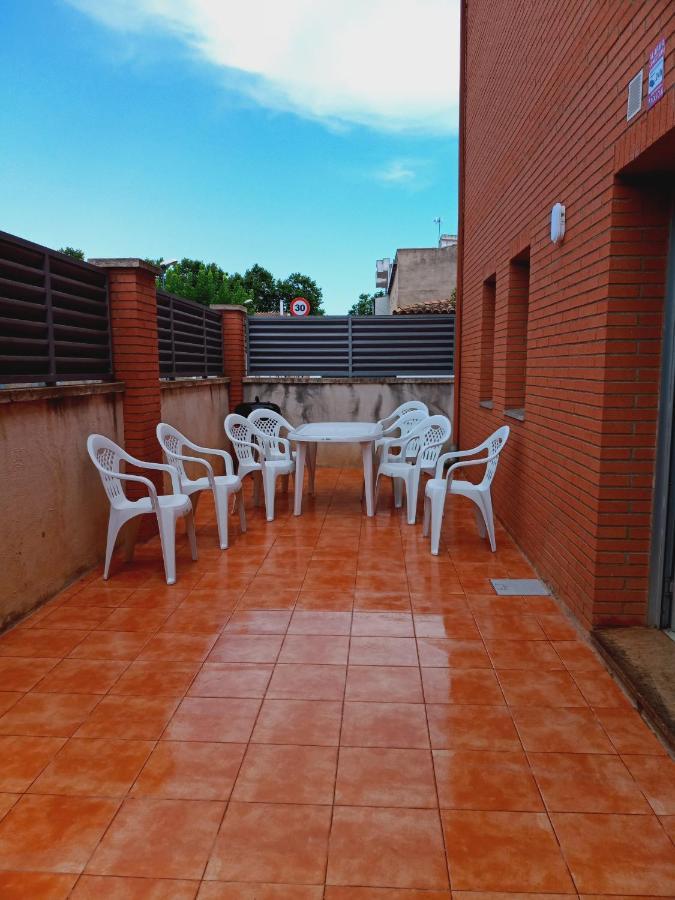 Chalet Amplio Con Jardin Y Zona Barbacoa. ريوس المظهر الخارجي الصورة